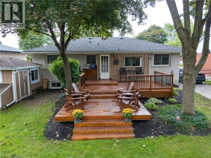 Photo 28 at 7 Cambridge Drive, Mayfair, Brantford