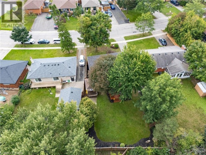 Photo 27 at 7 Cambridge Drive, Mayfair, Brantford