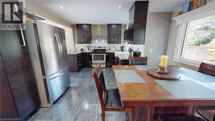 Photo 10 at 7 Cambridge Drive, Mayfair, Brantford