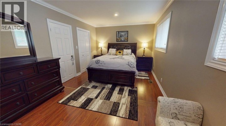 Photo 11 at 7 Cambridge Drive, Mayfair, Brantford