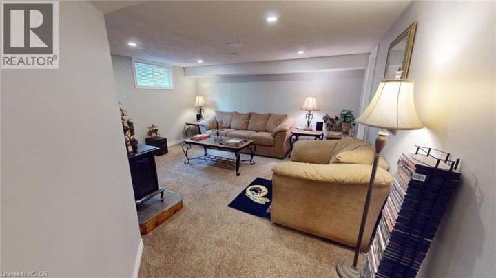 Photo 21 at 7 Cambridge Drive, Mayfair, Brantford