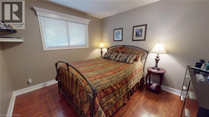 Photo 14 at 7 Cambridge Drive, Mayfair, Brantford