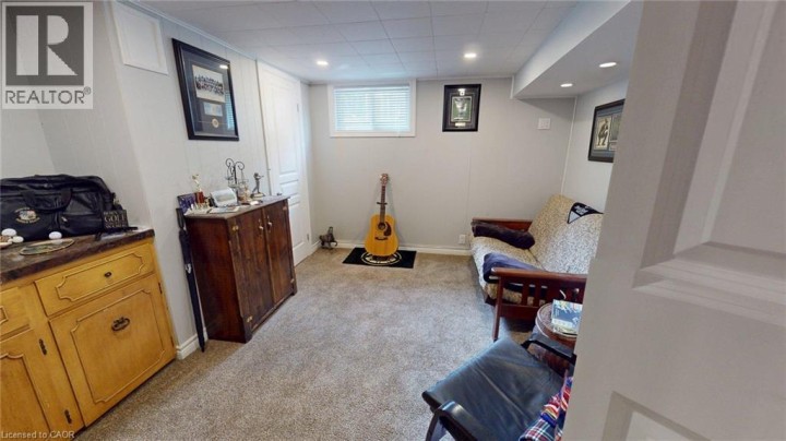 Photo 22 at 7 Cambridge Drive, Mayfair, Brantford