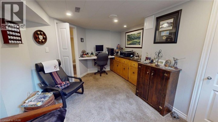 Photo 23 at 7 Cambridge Drive, Mayfair, Brantford