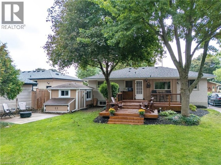 Photo 29 at 7 Cambridge Drive, Mayfair, Brantford
