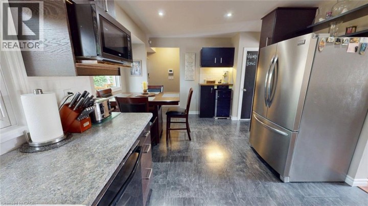 Photo 8 at 7 Cambridge Drive, Mayfair, Brantford
