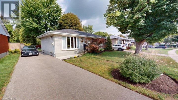 Photo 24 at 7 Cambridge Drive, Mayfair, Brantford