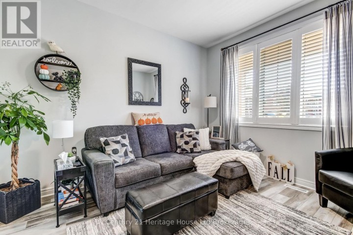 Photo 4 at 1 - 19 Anderson Street, Woodstock - South, Woodstock