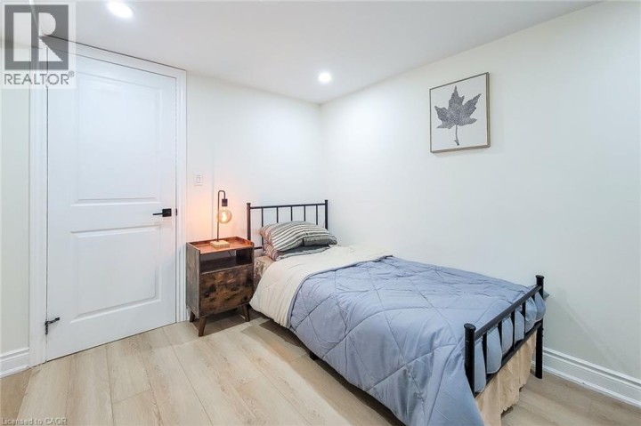 Photo 32 at 8 Albemarle Street, Echo Place, Brantford