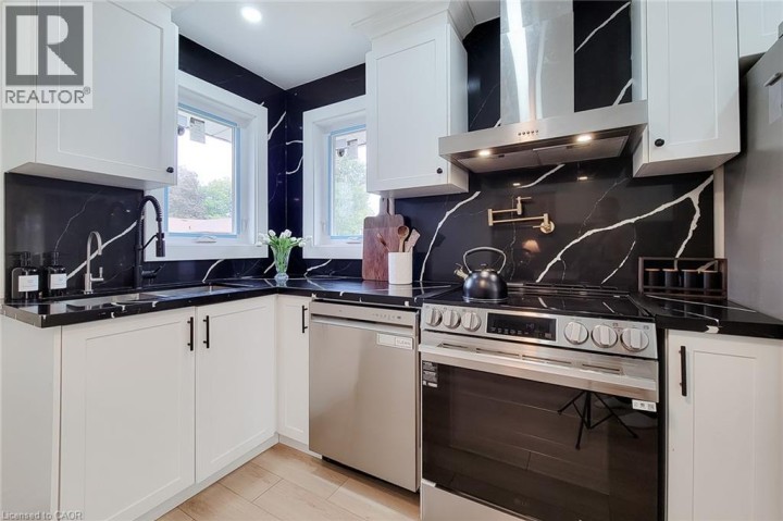 Photo 15 at 8 Albemarle Street, Echo Place, Brantford
