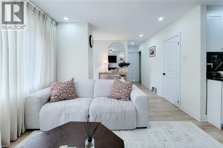 Photo 9 at 8 Albemarle Street, Echo Place, Brantford