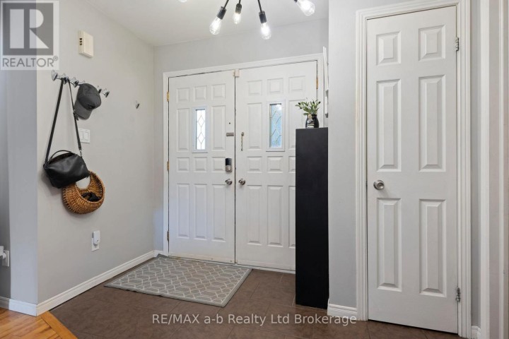 Photo 3 at 36 Kara Lane, Tillsonburg