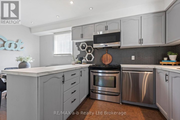 Photo 8 at 36 Kara Lane, Tillsonburg