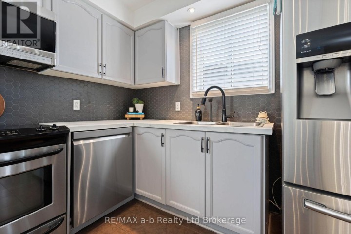 Photo 9 at 36 Kara Lane, Tillsonburg