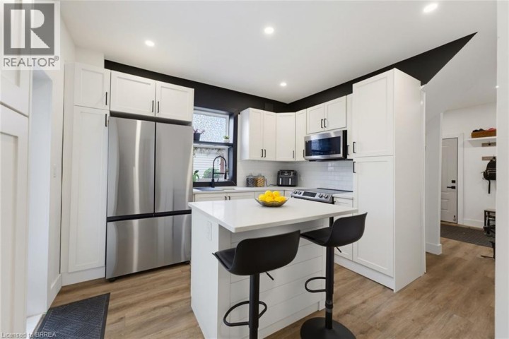Photo 9 at 277 Murray Street, East Ward, Brantford