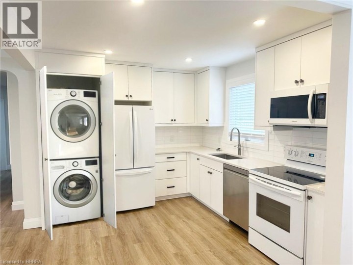 Photo 8 at 75 Henderson Avenue, Queensway / Grove, Brantford