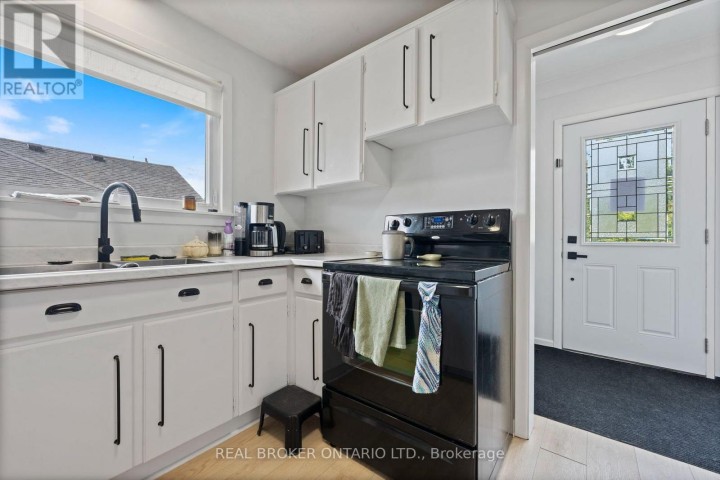 Photo 11 at 23 Homewood Avenue, Simcoe, Norfolk County