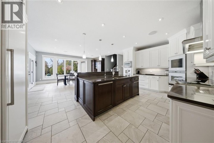 Photo 15 at 29 Wallace Court, Sw Rural, Brantford