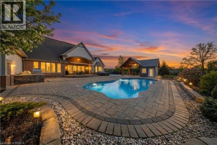 Photo 42 at 29 Wallace Court, Sw Rural, Brantford