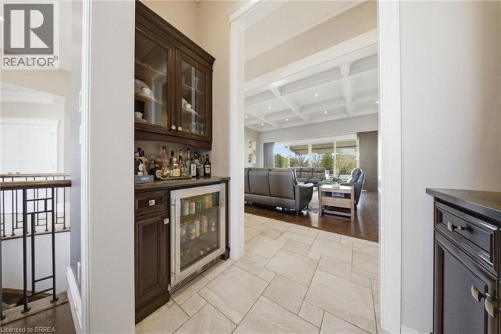 Photo 9 at 29 Wallace Court, Sw Rural, Brantford