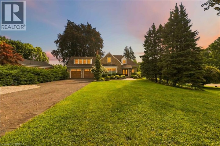 Photo 3 at 8 Tutela Heights Road, Tutela Heights, Brantford