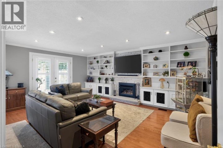 Photo 18 at 20 Japonica Crescent, Sky Acres, Brantford