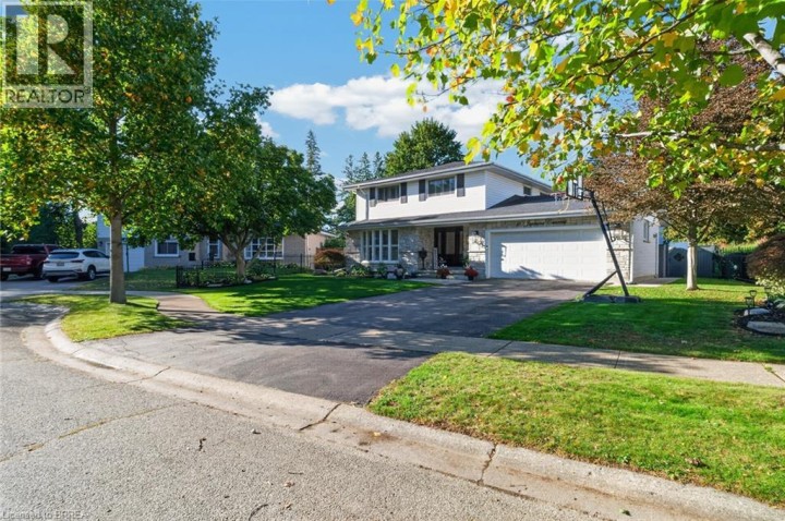 Photo 2 at 20 Japonica Crescent, Sky Acres, Brantford