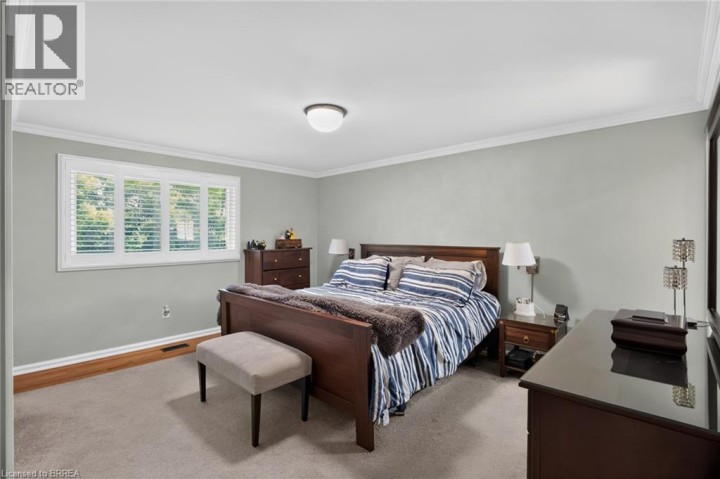 Photo 24 at 20 Japonica Crescent, Sky Acres, Brantford
