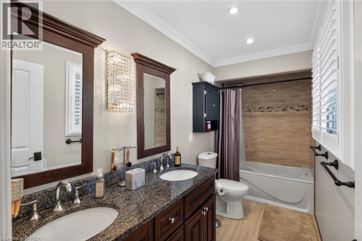 Photo 27 at 20 Japonica Crescent, Sky Acres, Brantford