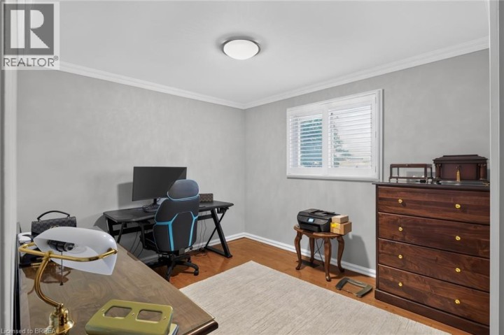 Photo 31 at 20 Japonica Crescent, Sky Acres, Brantford