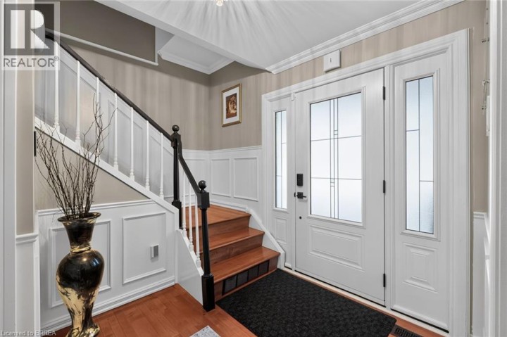 Photo 6 at 20 Japonica Crescent, Sky Acres, Brantford