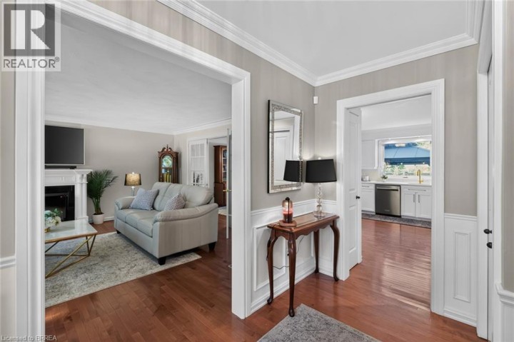 Photo 7 at 20 Japonica Crescent, Sky Acres, Brantford
