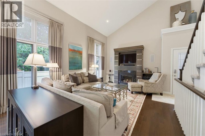 Photo 5 at 3 - 68 Fairview Drive, Fairview / Greenbrier, Brantford
