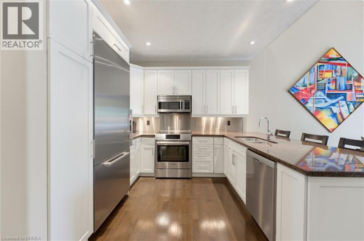 Photo 8 at 3 - 68 Fairview Drive, Fairview / Greenbrier, Brantford