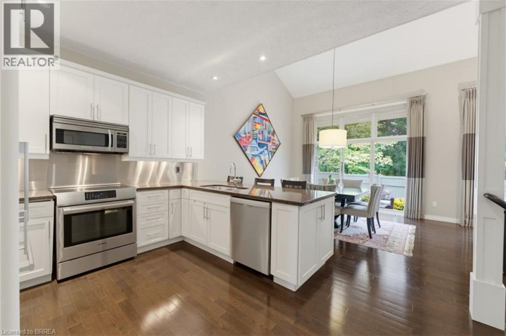 Photo 10 at 3 - 68 Fairview Drive, Fairview / Greenbrier, Brantford