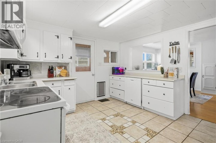 Photo 20 at 42 Sanderson Street, Eagle Place East, Brantford