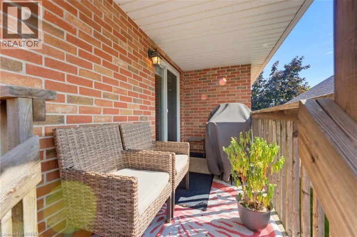 Photo 25 at 10 Noble Court, Rosedale / Gable Height, Brantford