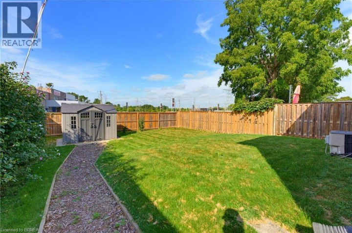 Photo 26 at 10 Noble Court, Rosedale / Gable Height, Brantford