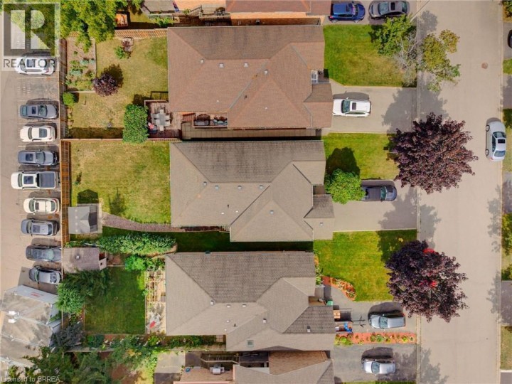 Photo 29 at 10 Noble Court, Rosedale / Gable Height, Brantford