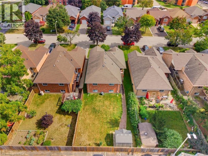 Photo 30 at 10 Noble Court, Rosedale / Gable Height, Brantford