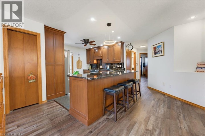 Photo 9 at 10 Noble Court, Rosedale / Gable Height, Brantford