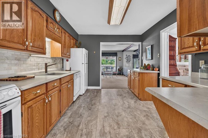 Photo 6 at 21 Carolina Drive, Sky Acres, Brantford