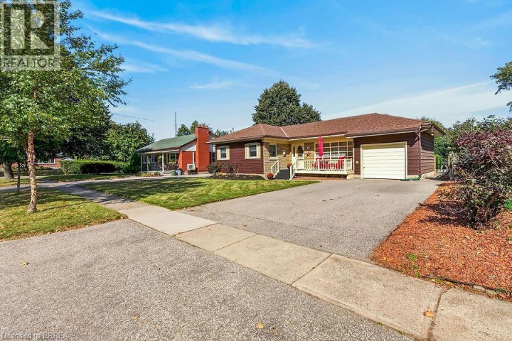Photo 2 at 21 Carolina Drive, Sky Acres, Brantford