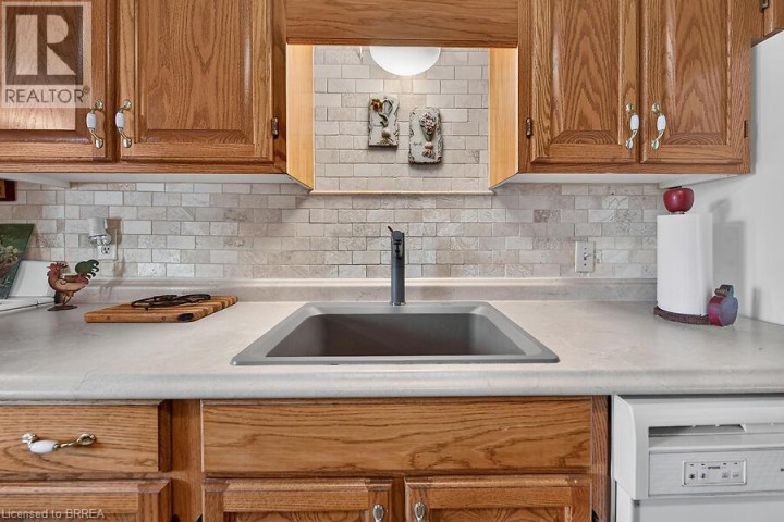 Photo 8 at 21 Carolina Drive, Sky Acres, Brantford
