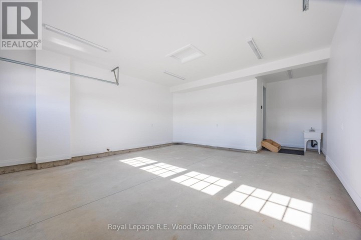 Photo 20 at 11 Greenhill Drive, Tillsonburg