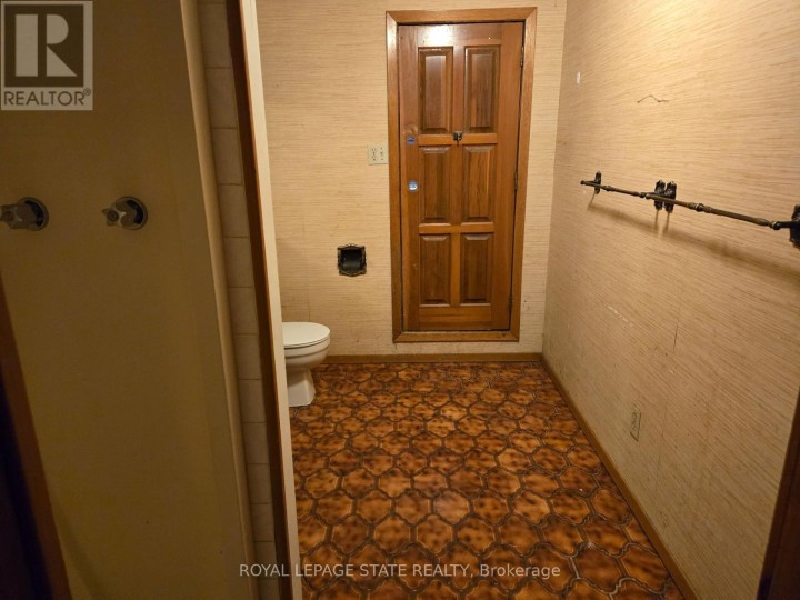 Photo 24 at 8 Lyndhurst Avenue, Pine Grove, Norfolk County
