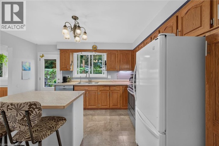 Photo 6 at 15 Canary Drive, Cedarland, Brantford