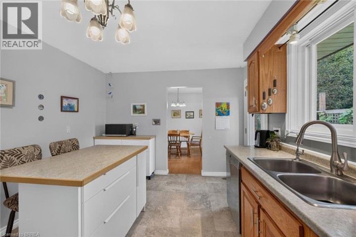 Photo 9 at 15 Canary Drive, Cedarland, Brantford