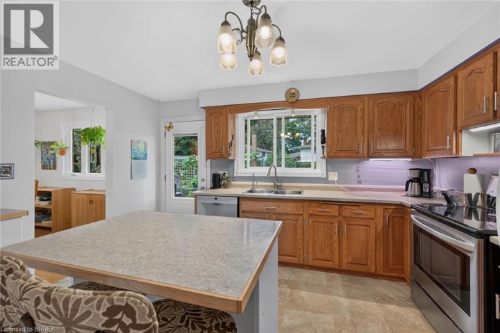 Photo 7 at 15 Canary Drive, Cedarland, Brantford