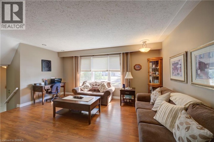 Photo 10 at 367 Fairview Drive, Fairview / Greenbrier, Brantford